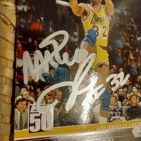 Magic Johnson Basketball card SIGNED - Picture 4 of 7